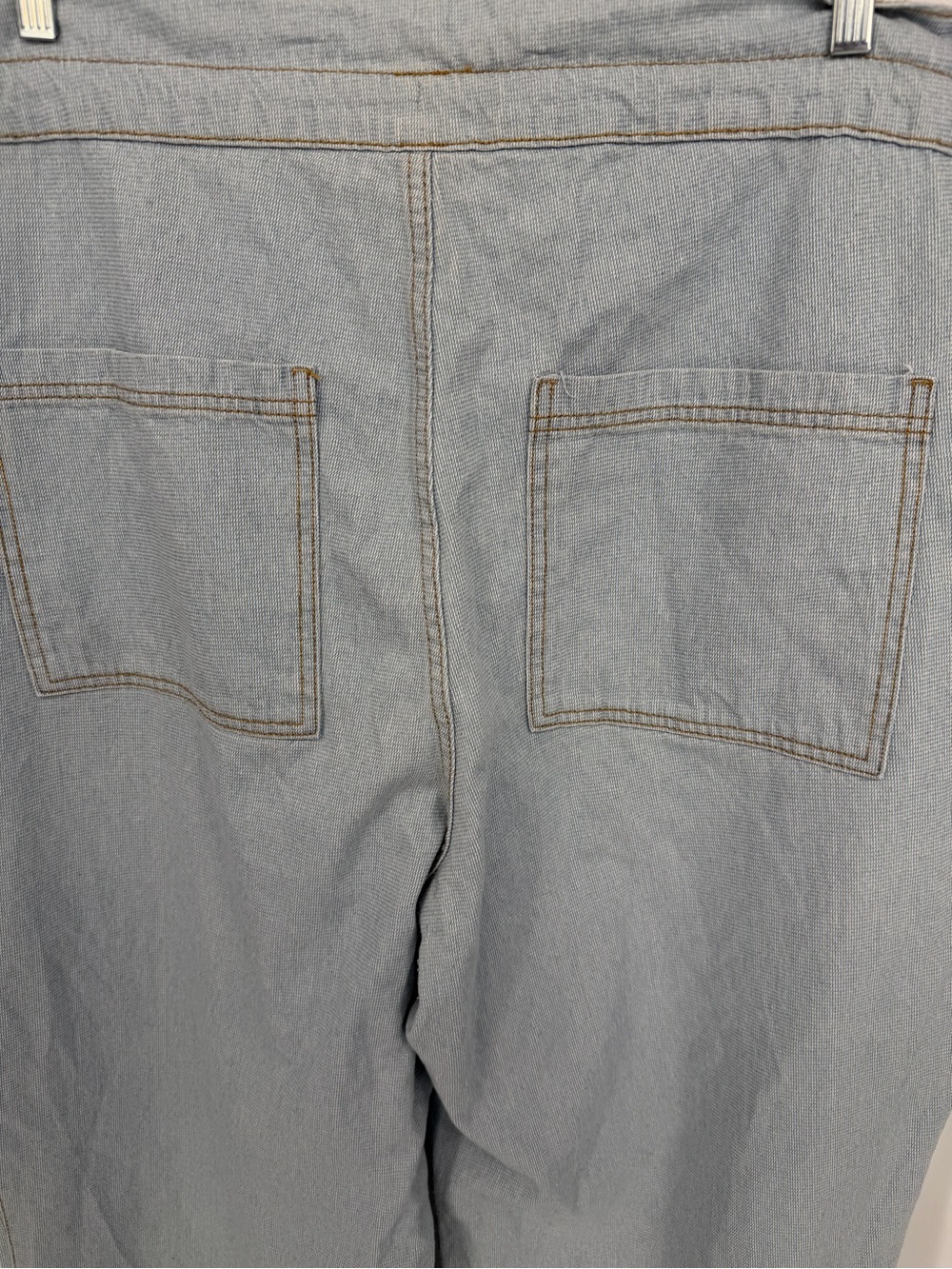 Universal Thread Light Blue Denim Capris - Picture 4 of 8